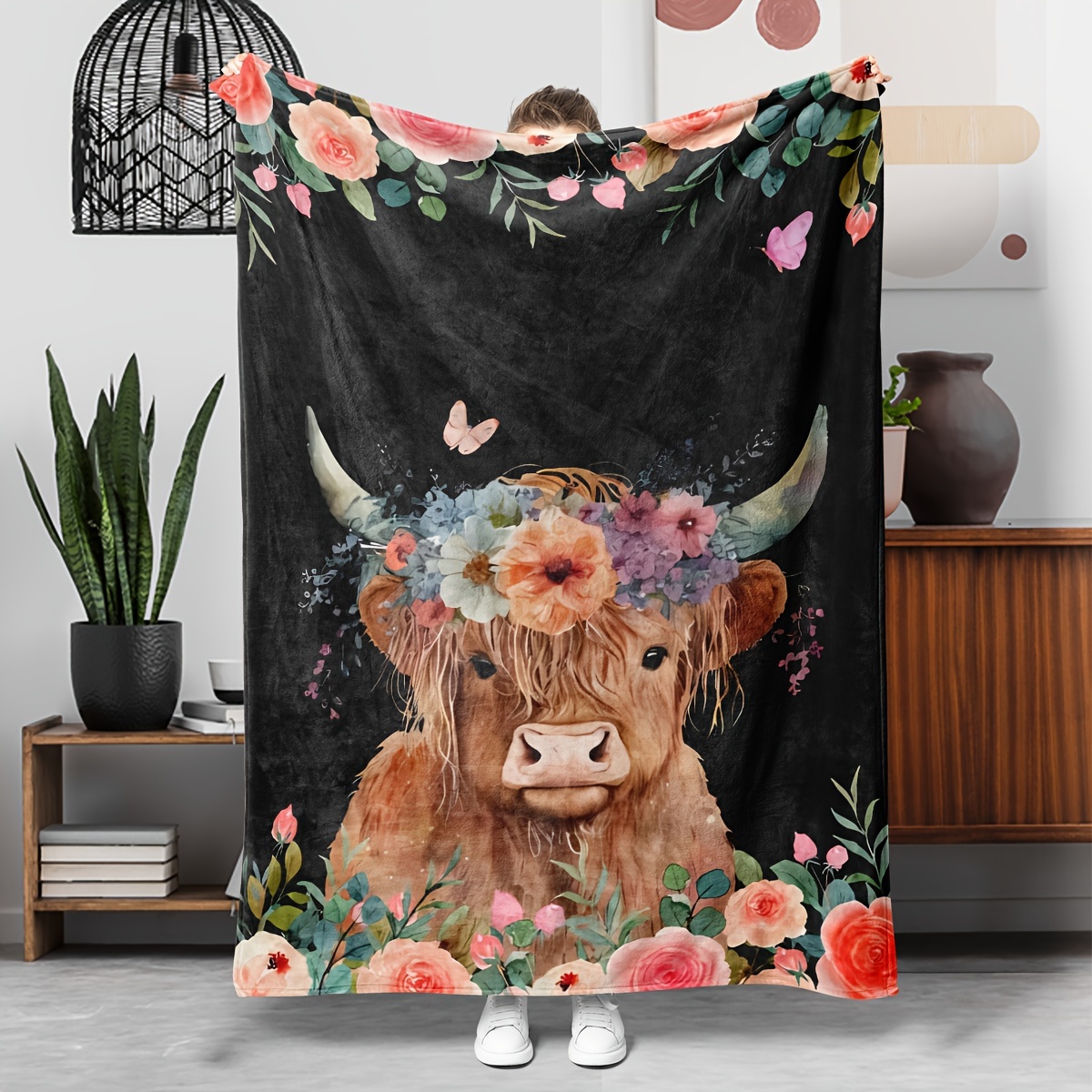 Highland Home Textiles - Flanell-Überwurfdecke: Entzückende Hochlandkuh mit Blumen, perfekt